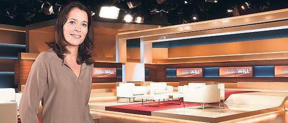 Noch allein zu Hause. Am kommenden Mittwoch startet Anne Will wieder ihre Talkshow im Ersten. Mit dem ersten Jahr auf dem neuen Sendeplatz ist sie zufrieden. Durchschnittlich 1,64 Millionen Zuschauer schalteten ein, der Marktanteil lag bei 10,6 Prozent. Foto: ARD