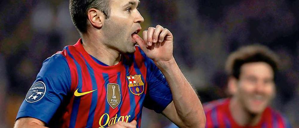 Daumen hoch. Iniesta liegt in der Gunst der Sportjournalisten vorn.