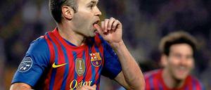 Daumen hoch. Iniesta liegt in der Gunst der Sportjournalisten vorn.