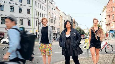 Drei für eine. Norman Palm, Melissa Perales und Andrea Goetzke (v.l.n.r.) organisieren das Torstraßenfestival. 