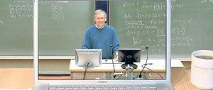 Lernen per Mausklick. Wer sich neben dem Beruf weiterbildet, profitiert von Angeboten, die nicht nur auf Präsenzveranstaltungen setzen. Seminare online anschauen, Lerngruppen im Netz – der persönliche Bezug wird trotzdem gewährleistet. Foto: ddp/Patrick Fox