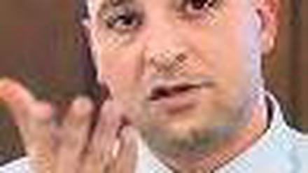 Ashraf Swelam war Wahlkampfberater von Amr Mussa, den Ex-Generalsekretär der Arabischen Liga, und ist Mitglied des sicherheitspolitischen Nachwuchsprojekts Munich Young Leaders.