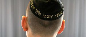Machen sich Juden in Deutschland durch das Tragen der Kippa angreifbar?