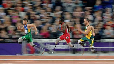 Vorteil durch Technik? Der Brasilianer Alan Oliveira läuft über 200 Meter schneller als Oscar Pistorius.