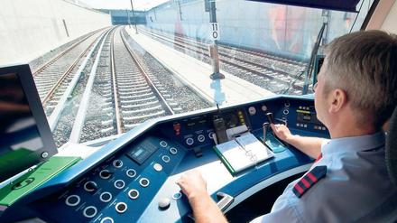 In den fertigen Bahnhof unter dem Flughafen müssen regelmäßig Züge fahren, um dort die Luft zu bewegen.