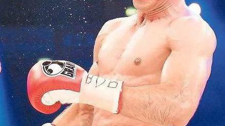 Verloren im Ring. Überrascht vom Draufgängertum seines Gegners Daniel Geale zeigte sich Felix Sturm. Foto: dpa