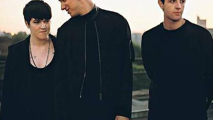 Kühl. Romy Madley Croft, Oliver Sim, Jamie Smith sind The XX. 