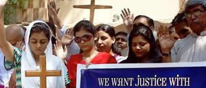 Beten für Gerechtigkeit. Pakistanische Christen protestieren in Hyderabad für die Freilassung von Rimsha.