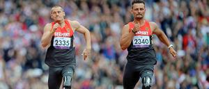 Wojtek Czyz (l.) and Heinrich Popow beim 200-Meter-Sprint.