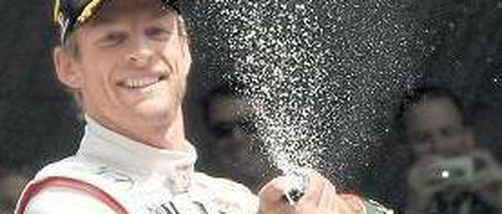 Jenson Button, 32, fährt seit 2000 Formel 1. Er war 2009 Weltmeister. Der Brite im McLaren ist derzeit WM-Sechster. Foto: AFP
