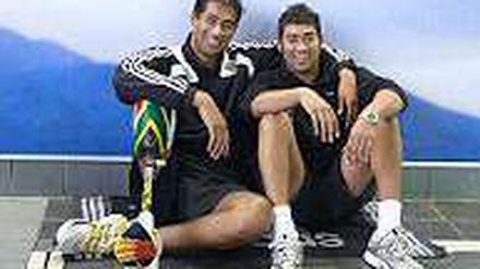Lebensretterbrüder. Vachmat Hassiem (links) skypt während der Paralympics in London täglich mit Taariq.