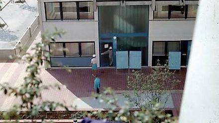 Harald Irmscher fotografierte die Attentäter von München dabei, wie sie in das Olympiaquartier eindrangen.
