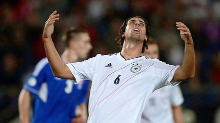 Wieder vorbei. Sami Khedira verzweifelt an der eigenen Chancenverwertung.