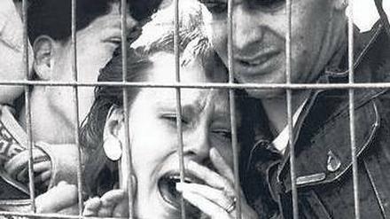 Diese Gitter gibt es nicht mehr. hinter den Zäunen im Stadion von Sheffield wurden die Menschen erdrückt. Die Polizei hat bei der Katastrophe im April 1989 versagt. Doch es wurde vertuscht.