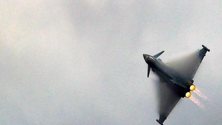 Der Eurofighter von EADS gehört zu den Maschinen, mit denen sich der Luftfahrt- und Rüstungskonzern auf der Berliner Ila präsentiert.