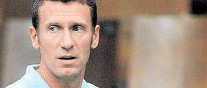 Mehr als ein Bällesammler? Seit zehn Jahren ist Patrick Kühnen Teamchef der deutschen Davis-Cup-Mannschaft. Seine Kritiker werfen ihm vor, dass er immer wieder seine Linie ändere und viel zu oft Konsequenz vermissen lasse.