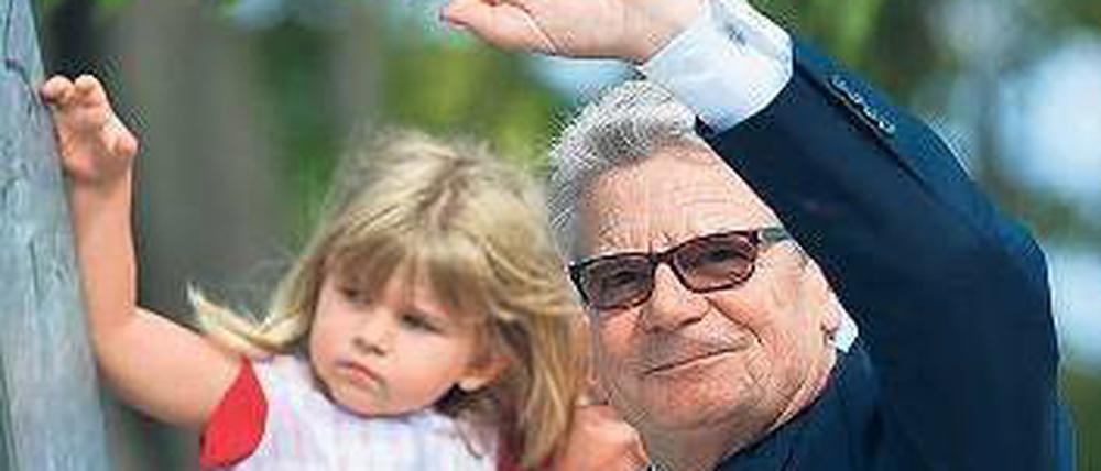 Sause mit Gauck. Heute empfängt der Bundespräsident Gäste im Schloss. Foto: dpa