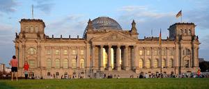 Zu teuer? Das vor dem Reichstagsgebäude geplante unterirdische „Besucher- und Informationszentrum“ könnte eine halbe Milliarde Euro kosten.