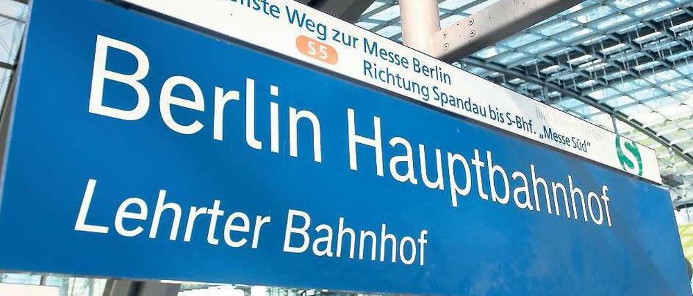 Wechselschritt. Die Schilder im Hauptbahnhof haben wieder Extras.Foto: dpa