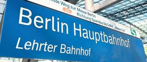 Wechselschritt. Die Schilder im Hauptbahnhof haben wieder Extras.Foto: dpa