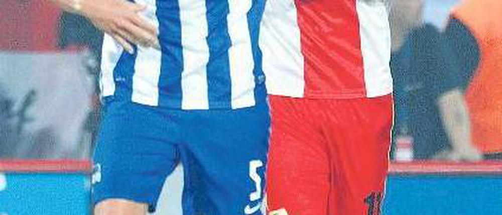 Motivation leicht gemacht. Gegen Union muss man Herthas Spieler (hier Maik Franz, vorne) nicht heiß machen. Aber wie sieht es heute gegen den Aufsteiger Aalen aus? Foto: Jürgen Engler