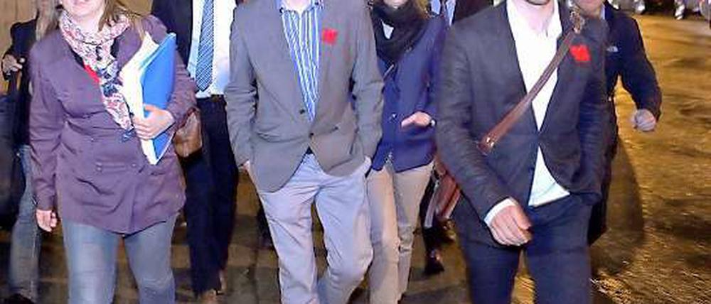 "Er ist süß." - Besonders unter jungen Wählern hat der ehemalige Studentenführer Léo Bureau-Blouin (Mitte) Anhänger.