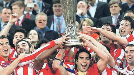 Nicht Real, nicht Barca – wir. Atletico Madrid gewann im letzten Jahr mit der Europa League als einzige spanische Mannschaft einen europäischen Titel. Der erneute Triumph wird indes schwer: Topvereine aus ganz Europa sind unter den 48 Mannschaften.