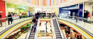 Immer hell und immer trocken. Vielerorts bestimmen Einkaufszentren mit standardisiertem Angebot die Innenstädte. Die Betreiber hätten angeblich gern mehr Traditionsgeschäfte und kleine Boutiquen. 