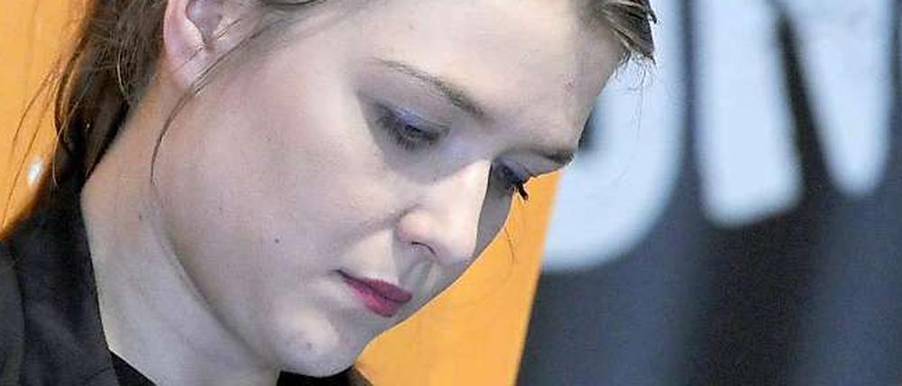 Julia Schramm. Als Politikerin gegen das Urheberrecht. Als Autorin aber schon irgendwie dafür.
