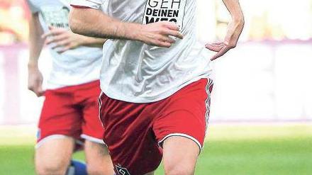 Treibende Kraft. Rafael van der Vaart hatte einen guten Einstand, aber für einen Punkt reichte es noch nicht. Foto: AFP