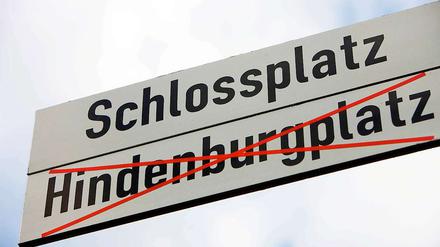 Der "Schlossplatz" in Münster soll auch weiterhin "Schlossplatz" heißen. Das Volksbegehren Pro Hindenburg scheiterte.