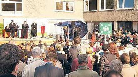 Alle Jahrgänge in Nachbarschaft. Die evangelische Daniel-Gemeinde weihte am Sonnabend einen Bildungscampus ein: mit Kita, Schule und Seniorenbetreuung. 