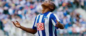 Blick nach oben: Ronny will mit Hertha weiter siegen. Auch gegen Dresden.
