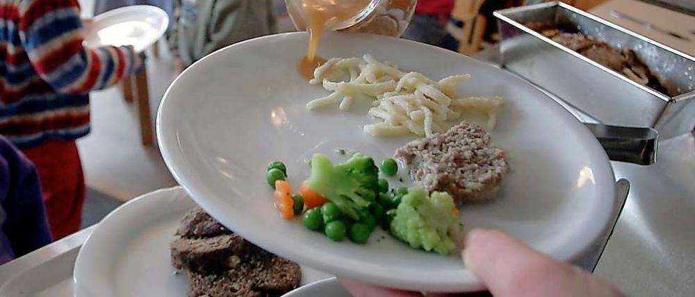 Offenbar wurde das bislang unbekannte Virus über einen Schulcaterer verbreitet. 