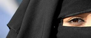 Die Islamexpertin Gudrun Krämer fordert dazu auf, die gemäßigten Kräfte im Islam sichtbarer zu machen und Fundamentalisten auszugrenzen.