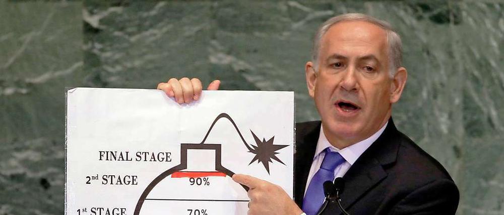In Israel wird Netanjahu für diesen Auftritt vor der UN-Vollversammlung als "Bibi-Bumm" verspottet. Im Gegensatz zum israelischen Premier wollen sich Sicherheitsexperten nicht darauf festlegen, wie nah oder fern Iran einer Atombombe schon ist. 