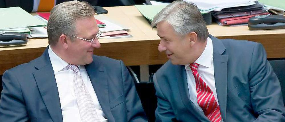 Frank Henkel und Klaus Wowereit in trauter Zweisamkeit. Belastet die Affäre des einen auch den anderen?