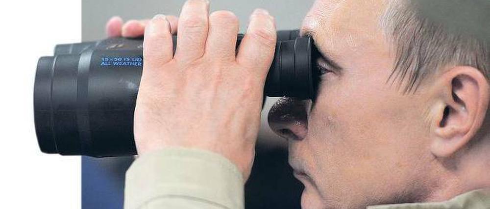 Alles im Blick. Der Kreml unter Staatschef Wladimir Putin hat der amerikanischen Organisation USAID die weitere Tätigkeit in Russland untersagt – möglicherweise eine Revanche für die Massenproteste im vergangenen Dezember.