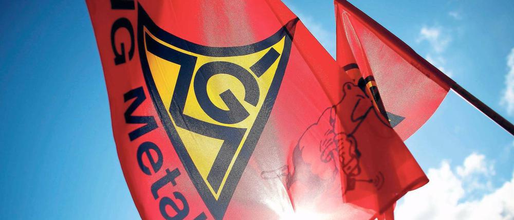 Auf der Straße und in den Betrieben will die IG Metall im Bundestagswahljahr 2013 für bessere Arbeitsbedingungen werben und protestieren. Foto: dapd