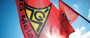 Auf der Straße und in den Betrieben will die IG Metall im Bundestagswahljahr 2013 für bessere Arbeitsbedingungen werben und protestieren. Foto: dapd