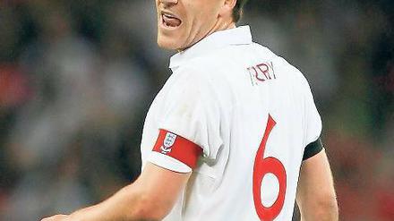 Weiter mittendrin. Der gesperrte John Terry darf im Derby spielen. Foto: AFP