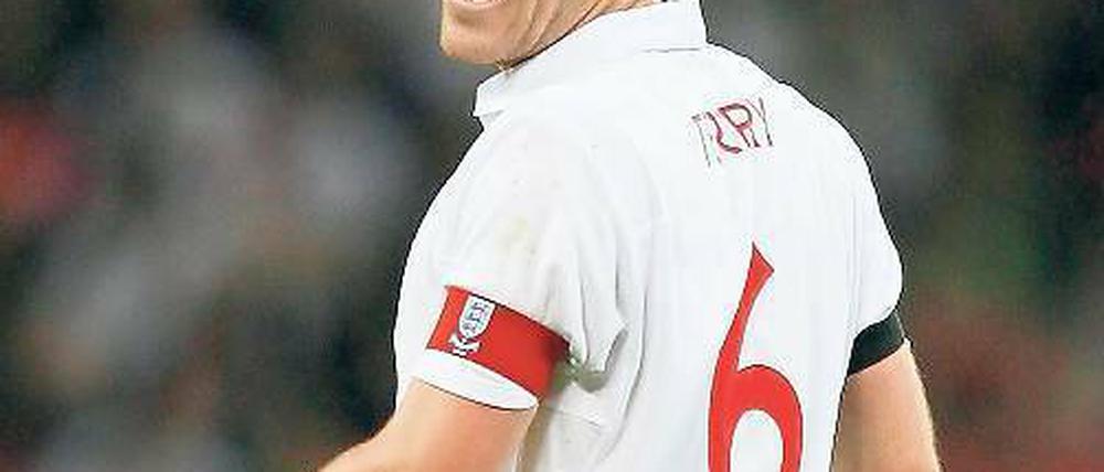 Weiter mittendrin. Der gesperrte John Terry darf im Derby spielen. Foto: AFP