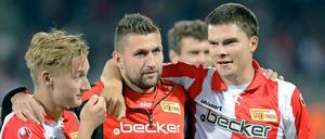 Unions Fabian Schönheim (r., nach dem Sieg über Köln) ist einer der wenigen Neuzugänge, die die Qualität des Kaders merklich heben.