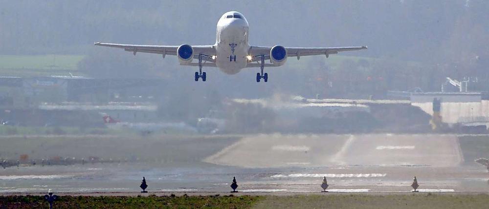 Der Berliner Flughafen soll ein Erfolg werden, trotz aller Wirren. Das verlangt der Weltdachverband IATA. 