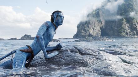 Lo’ak (Britain Dalton) knüpft in „Avatar: The Way of Water“ eine spirituelle Verbindung mit einem walähnlichen Tulkun.