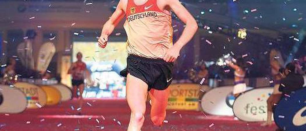 Geschafft! Vor einem Jahr lief Jan Fitschen in Frankfurt seine persönliche Marathon-Bestzeit. Foto: dapd