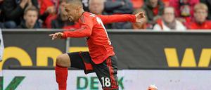 ...Sidney Sam schießt die SpVgg Greuther Fürth dabei im Alleingang ab.