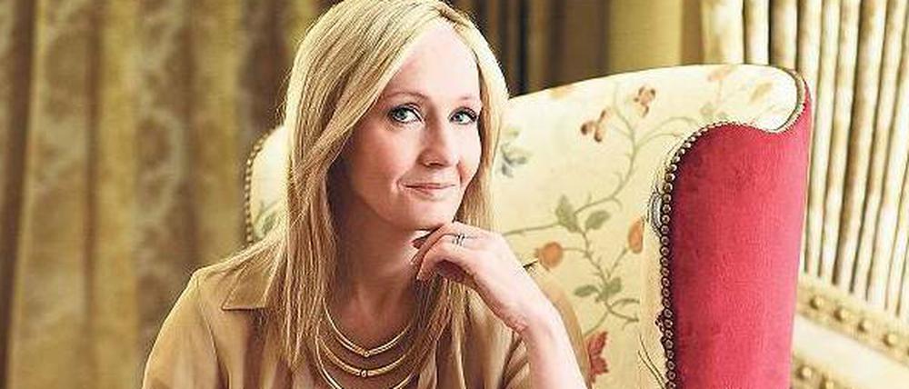 Auf dem Thron. „Ein plötzlicher Todesfall“ ist zumindest nominell Joanne K. Rowlings erster Roman für Erwachsene nach der siebenbändigen Harry-Potter-Saga.