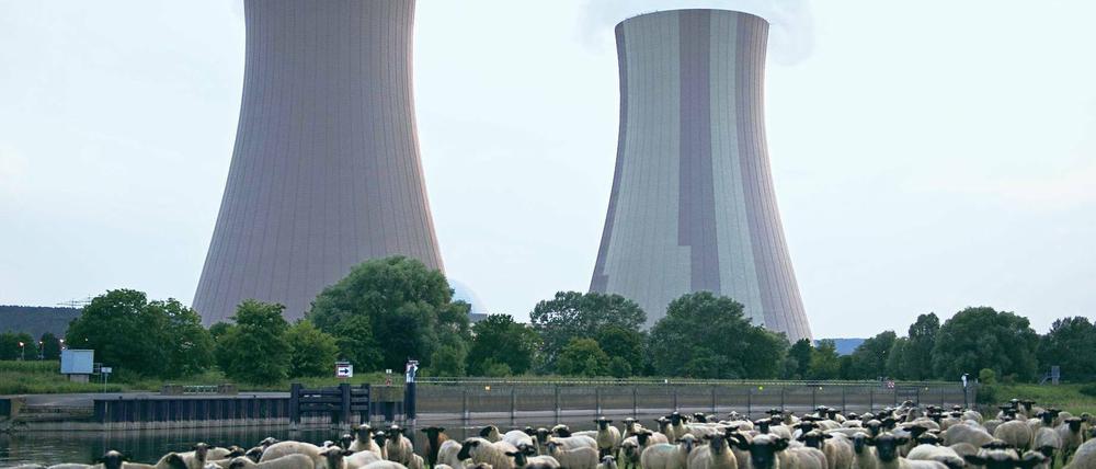 Laufzeit bis Ende 2021. Das Atomkraftwerk Grohnde verfügt nicht über Messgeräte für Erdbeben. Das hält die EU-Kommission für einen bedeutenden Mangel, der behoben werden sollte. Foto: Emily Wabitsch/pa/dpa
