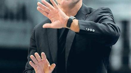 Schwarzer Tag. Sechs Tage vor Saisonbeginn musste Dirk Bauermann gehen. Foto: dpa